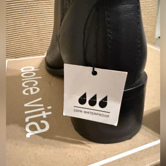 NWT Dolce Vita Linny H2O Bootie in Black - Size 6 - Picture 6 of 15